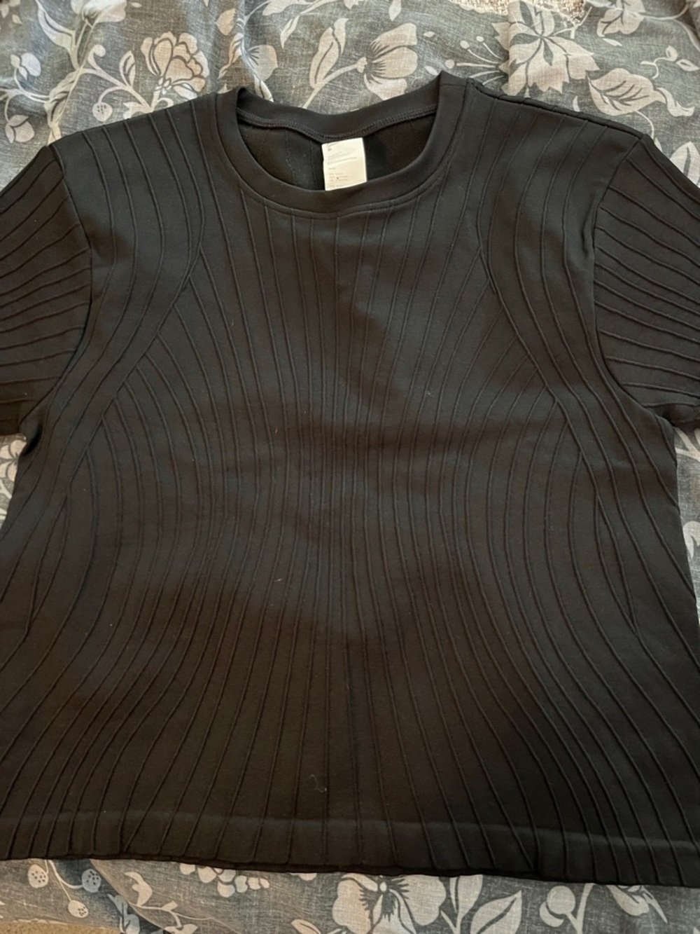 NWT Fabletics Black Ribbed Short Sleeve Top Size SMALL